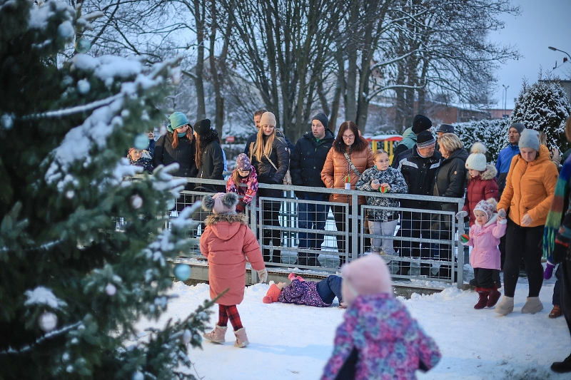 MŠ KORÁLKY - adventní dílny, rozsvícení stromečku