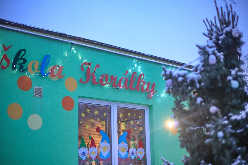 MŠ KORÁLKY - adventní dílny, rozsvícení stromečku
