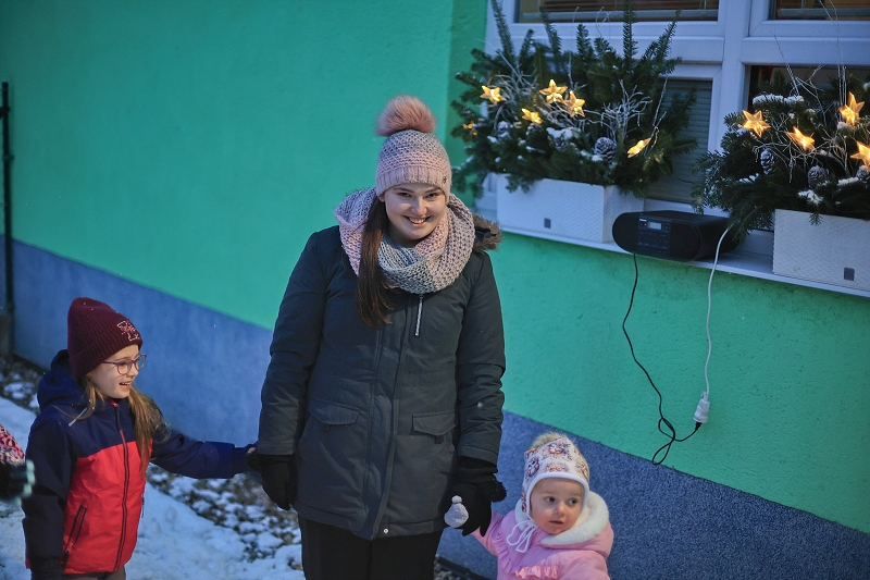 MŠ KORÁLKY - adventní dílny, rozsvícení stromečku