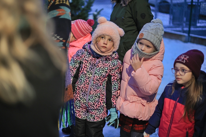 MŠ KORÁLKY - adventní dílny, rozsvícení stromečku