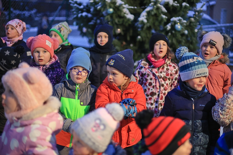MŠ KORÁLKY - adventní dílny, rozsvícení stromečku