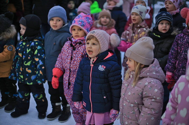 MŠ KORÁLKY - adventní dílny, rozsvícení stromečku