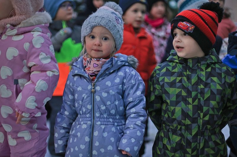 MŠ KORÁLKY - adventní dílny, rozsvícení stromečku