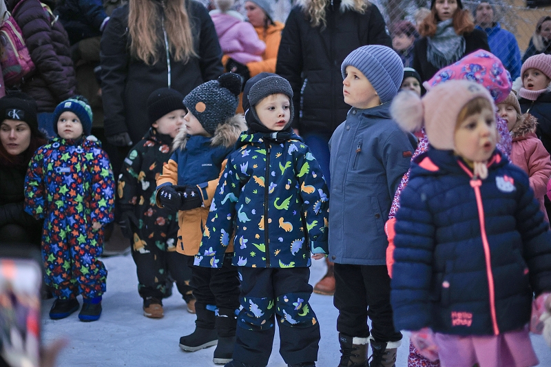 MŠ KORÁLKY - adventní dílny, rozsvícení stromečku