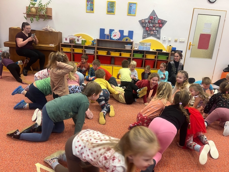 MŠ KORÁLKY - autorské čtení Pohádky z Bystřicen. P.