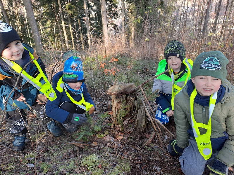 Modrásci - Kdo to dupe v lese