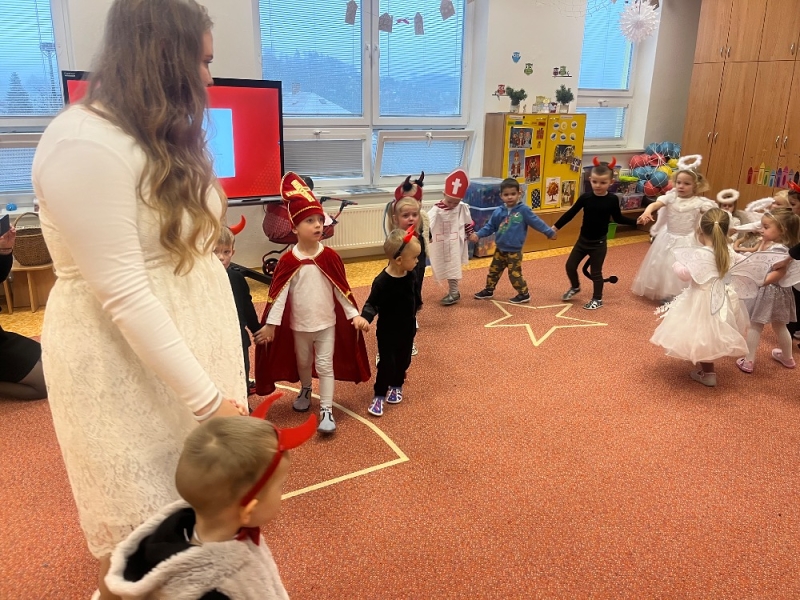 MIKULÁŠSKÁ NADÍLKA MŠ KORÁLKY