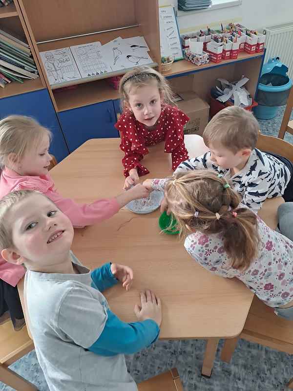 Když mrazíci příjdou a vrabčák hubuje- Modrásci