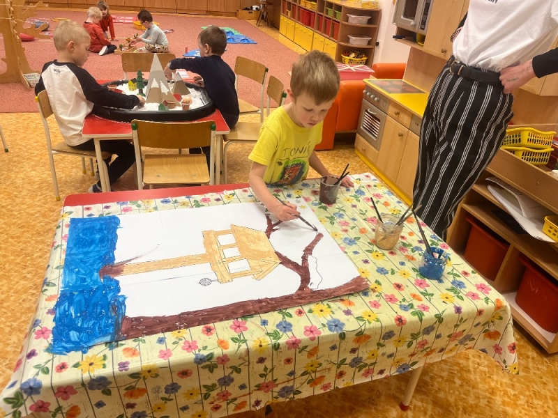 Žluťásci - Ptáčci v krmítku