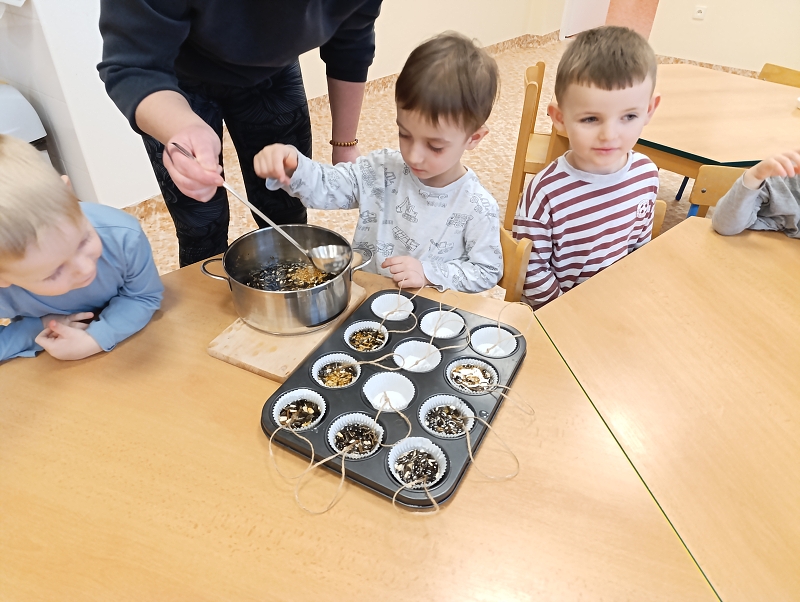 Zeleňásci - Huboval vrabčák na zimu