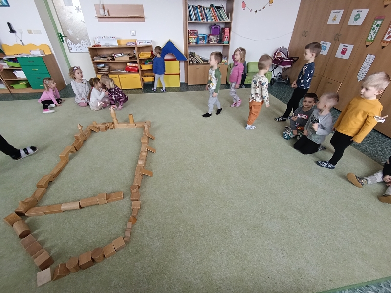 Zeleňásci - Huboval vrabčák na zimu