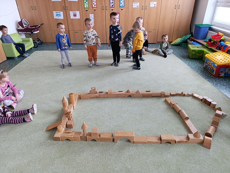 Zeleňásci - Huboval vrabčák na zimu