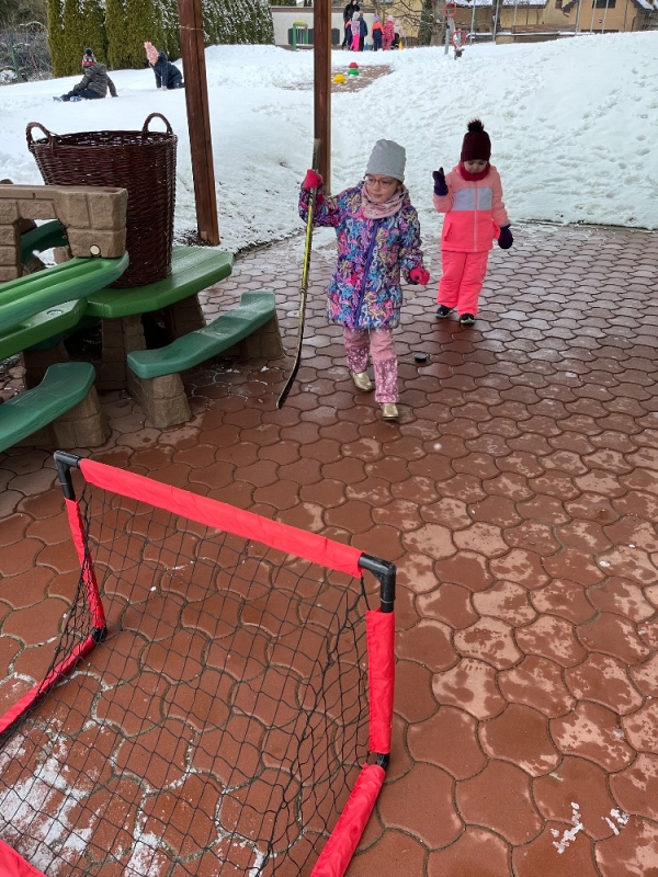 Žluťásci - Zimní olympiáda na Korálkách