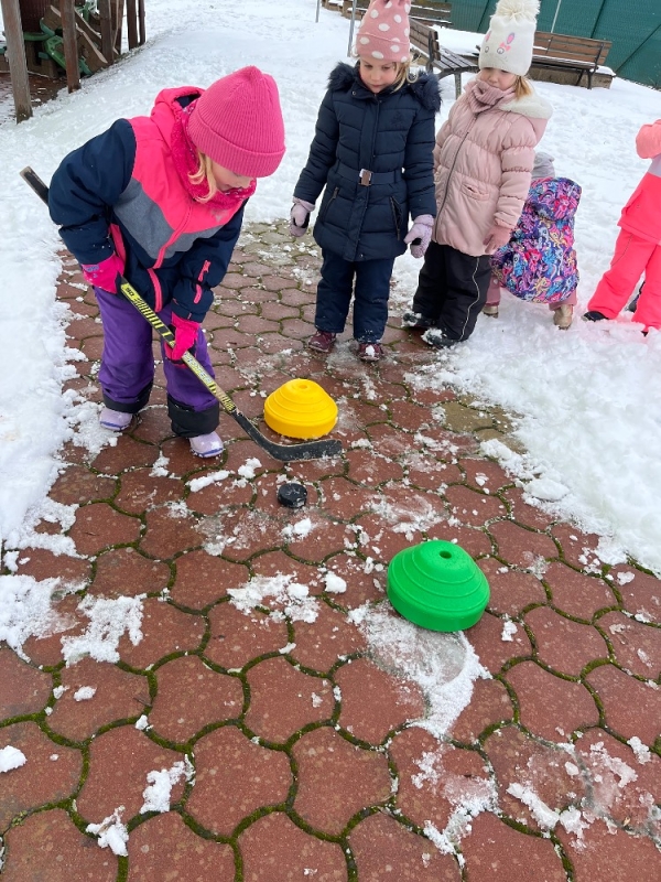 Žluťásci - Zimní olympiáda na Korálkách