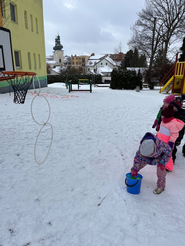 Žluťásci - Zimní olympiáda na Korálkách