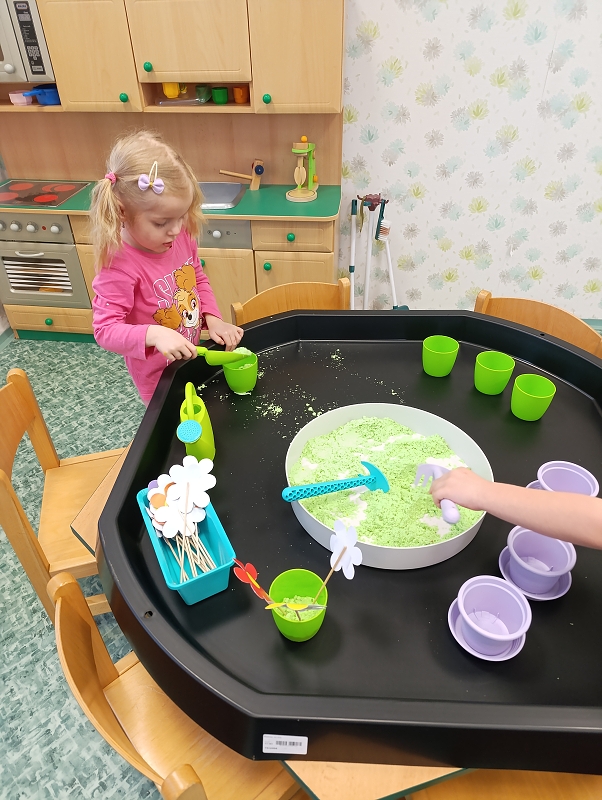 Zeleňásci - Březen za kamna vlezem