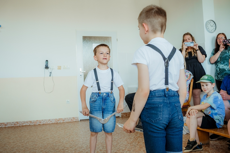 ROZLOUČENÍ PŘEDŠKOLÁKŮ 1.část