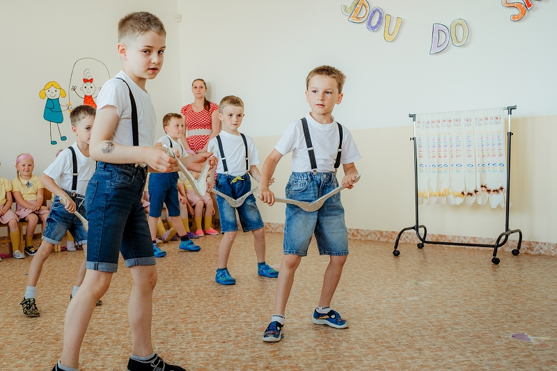 ROZLOUČENÍ PŘEDŠKOLÁKŮ 1.část