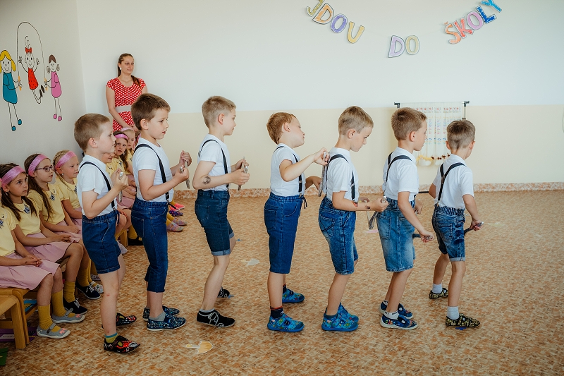 ROZLOUČENÍ PŘEDŠKOLÁKŮ 1.část