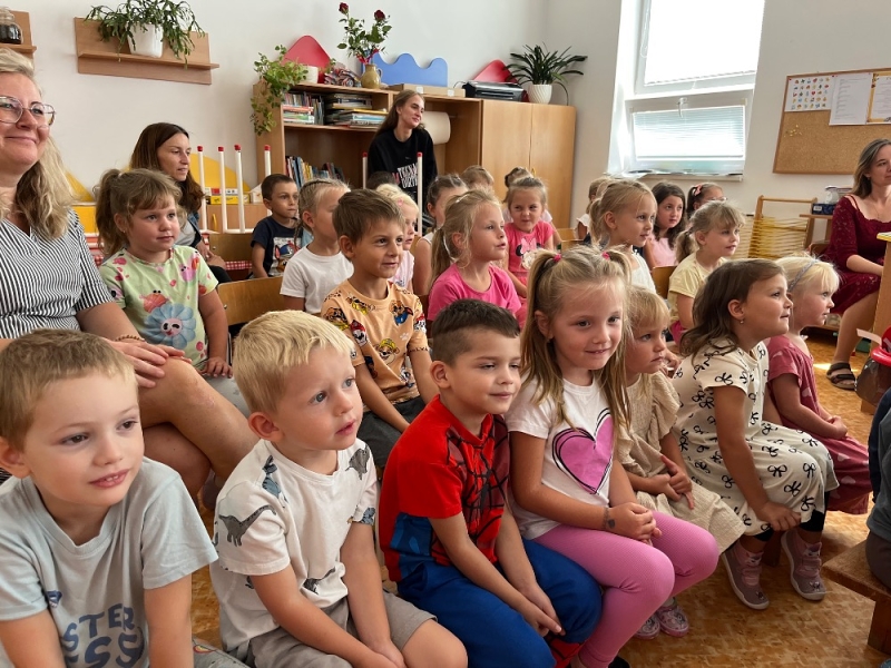 MŠ Korálky - Kouzelný kabaret M. Řezníčka