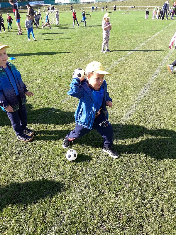 Sportovní dopoledne s fotbalisty - Kočičky