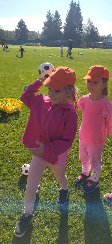 Sportovní dopoledne s fotbalisty - Opičky