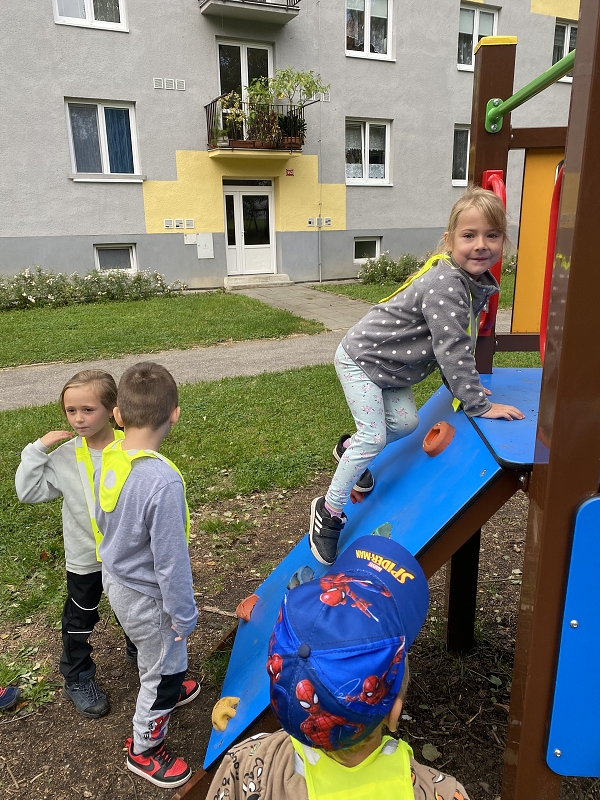 Vycházka na MŠ Čtyřlístek - Opičky