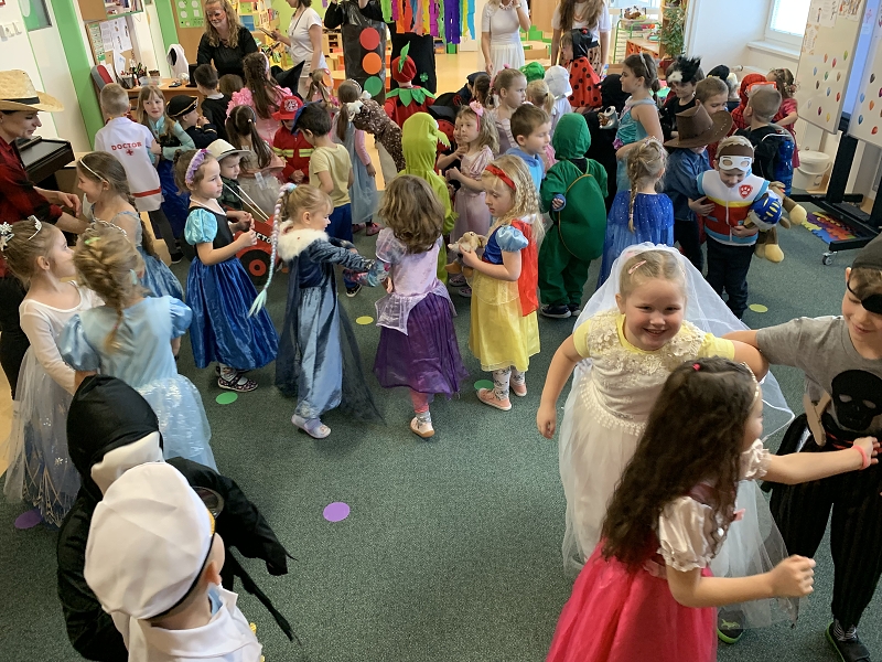Pohádkový karneval - společná oslava karnevalu