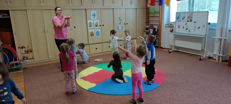O kohoutkovi a slepičce - Broučci