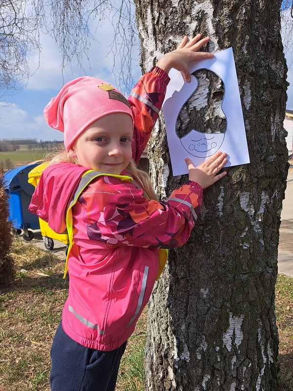 Půldenní vycházka za jarními květinkami - Veverky