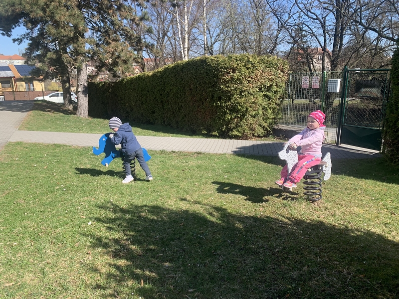 Broučci venku
