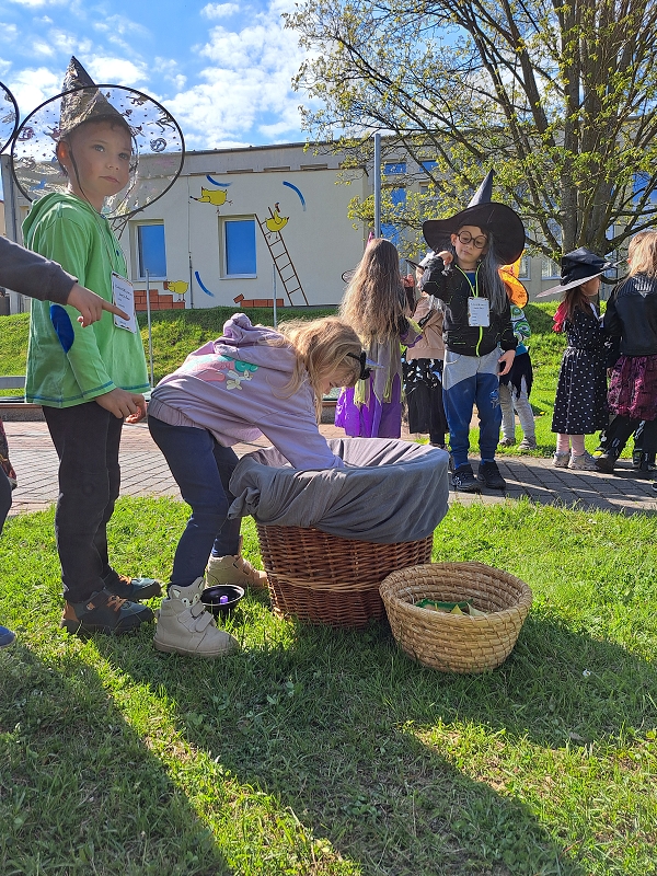 Čarodějný týden ve třídě veverek