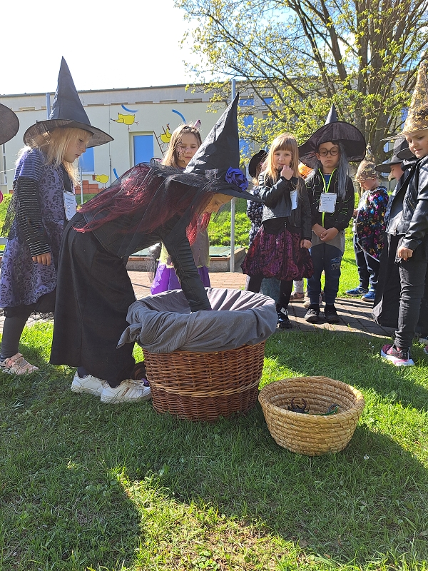 Čarodějný týden ve třídě veverek
