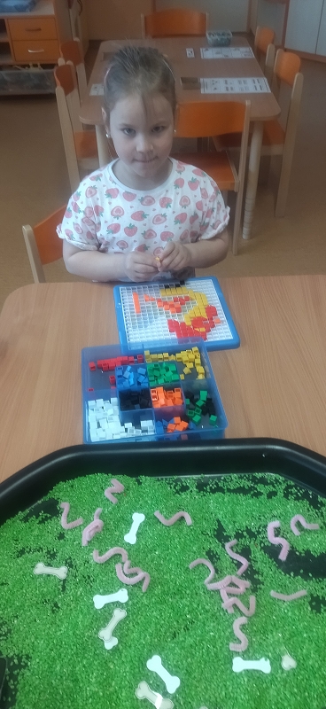 Duben v opičkách