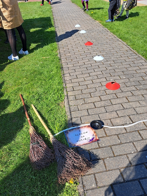 Společné pálení čarodějnice