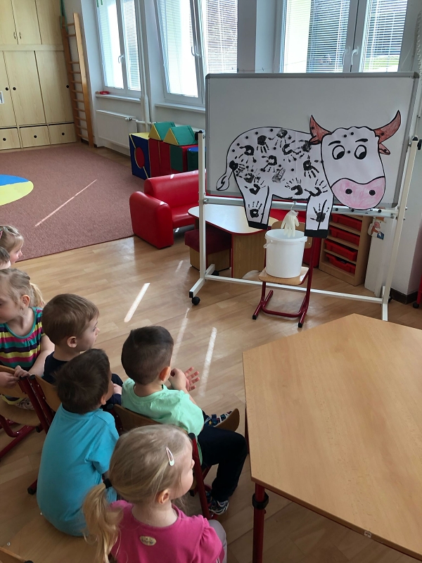 U domečku na dvorečku - Broučci