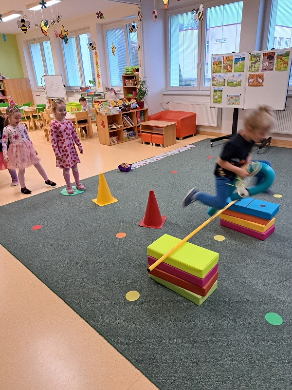 Velikonoce u zvířátek na statku ve třídě Veverek