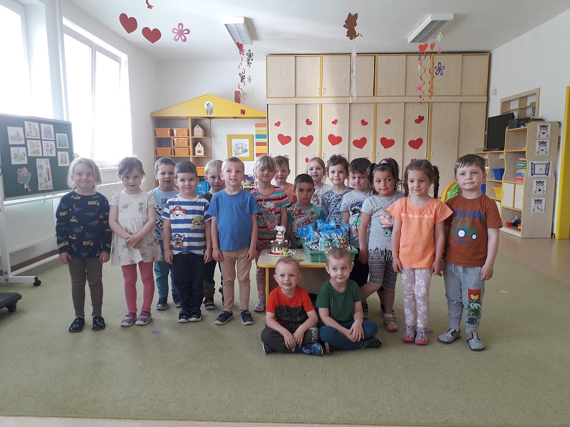 Kočičky slaví narozeniny - květen