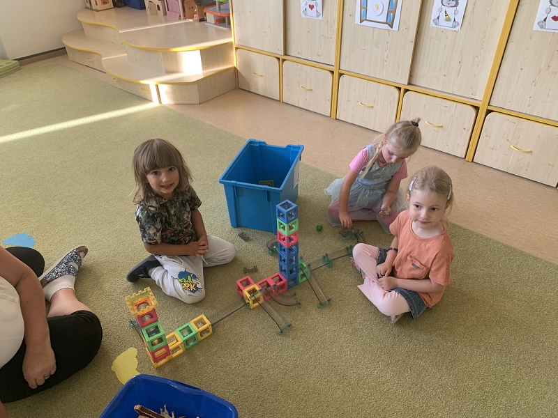 První dny ve školce - Kočičky