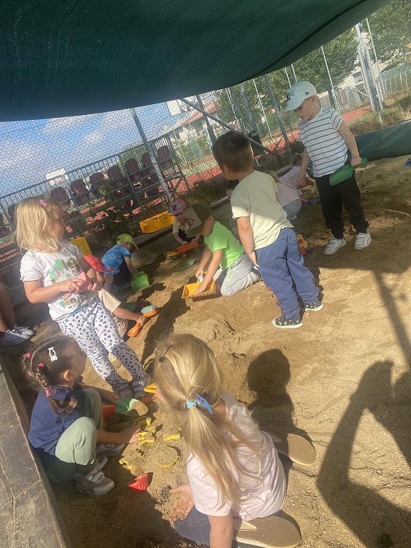 První dny ve školce - Kočičky