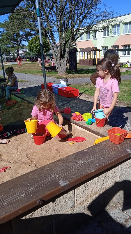 První dny ve školce - Opičky