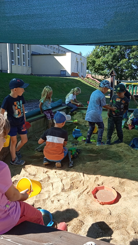 První dny ve školce - Opičky