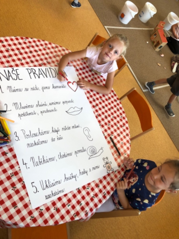 Září v Opičkách