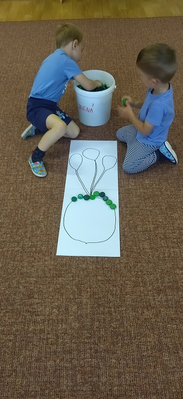 Broučci poznávají ovoce a zeleninu