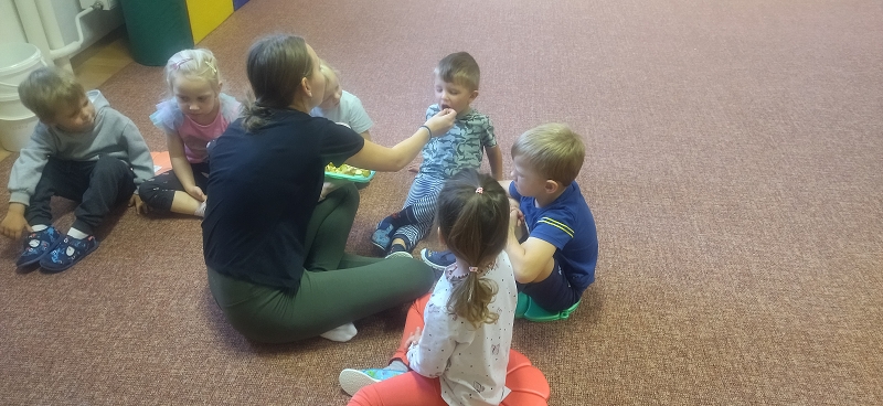 Broučci poznávají ovoce a zeleninu