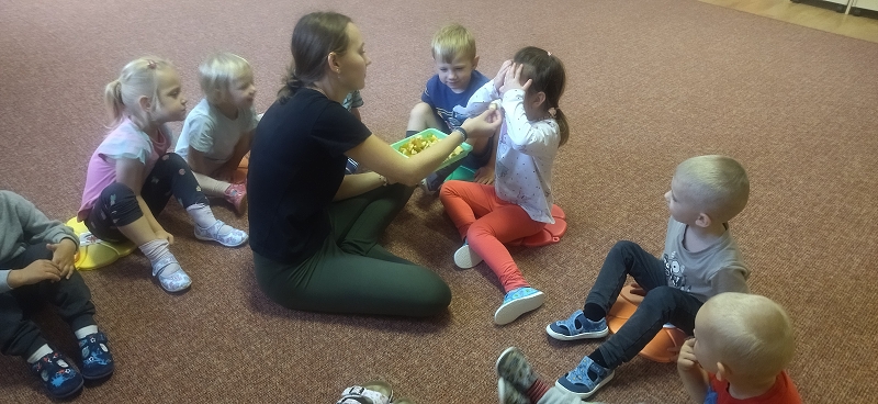 Broučci poznávají ovoce a zeleninu