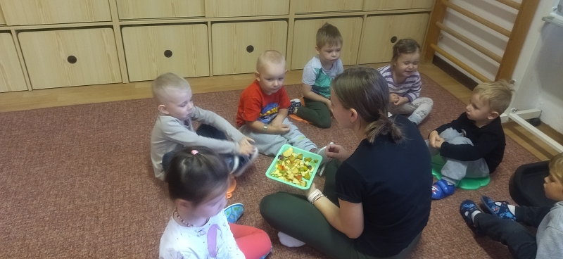 Broučci poznávají ovoce a zeleninu