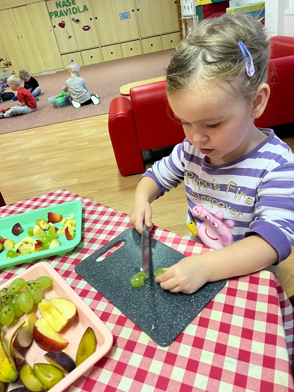 Broučci poznávají ovoce a zeleninu