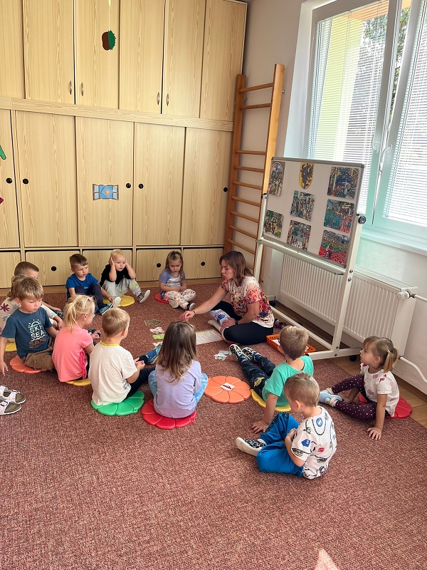 Broučci poznávají ovoce a zeleninu