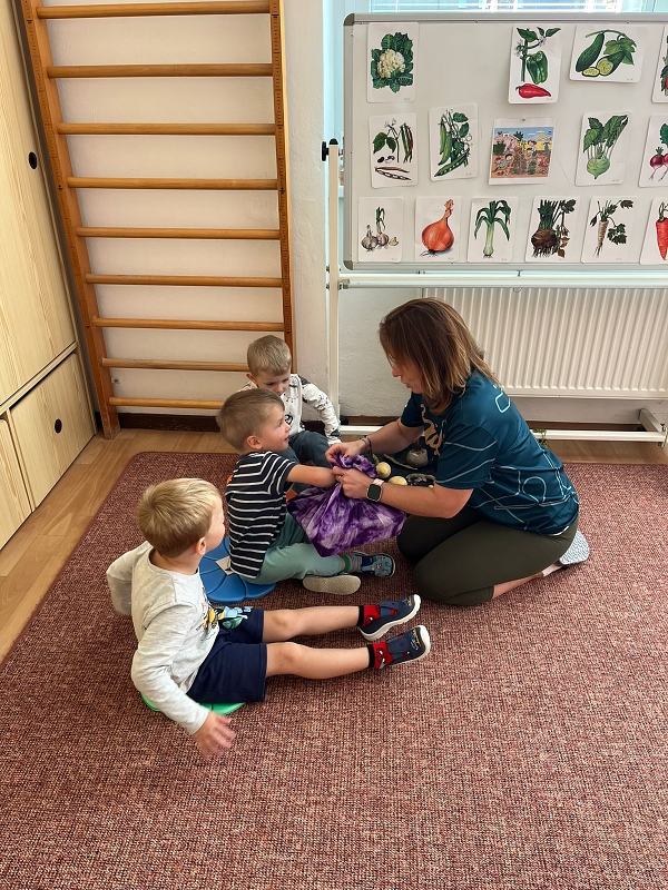 Broučci poznávají ovoce a zeleninu